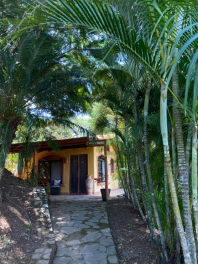 Pequeña Casita entre árboles con excelente vista